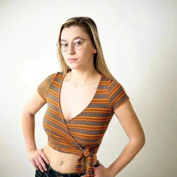 Project Social T x Urban Outfitters Tie Front Wrap Crop Top Tee - Picture 7 of 8
